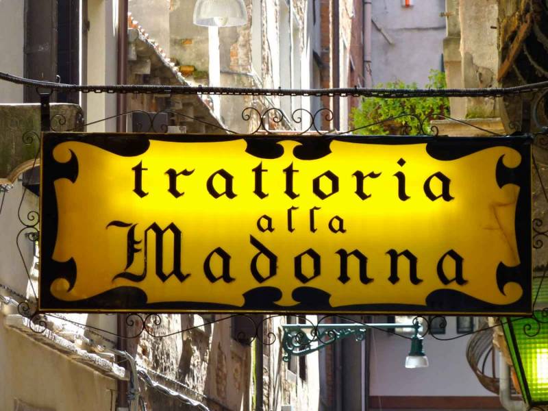 Alla Madonna Logo